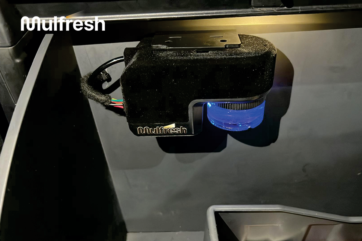 Gài bộ khuếch tán nước hoa Mulfresh Air vào Pát nhựa ban đầu